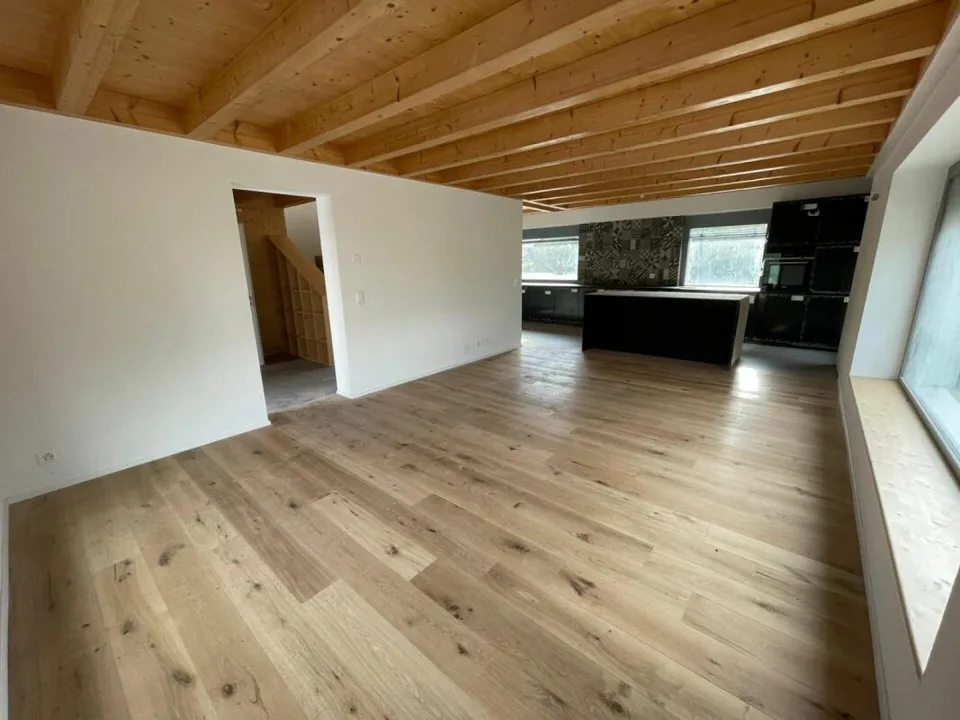 Angrenzende 3.5-Zimmer-Villa in Réchy