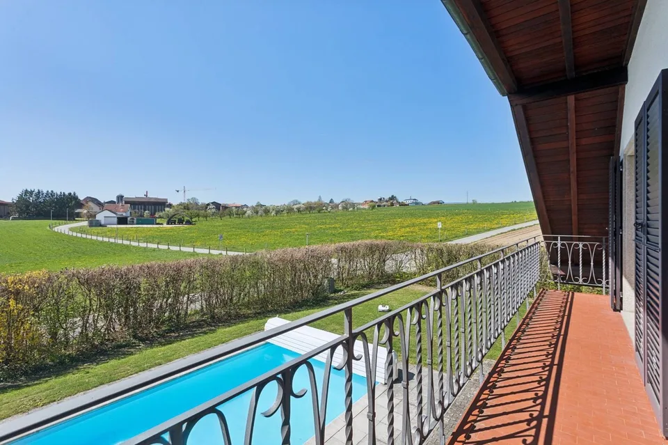 Confort et sérénité : maison familiale rénovée avec piscine et extérie – photo 9 sur 9