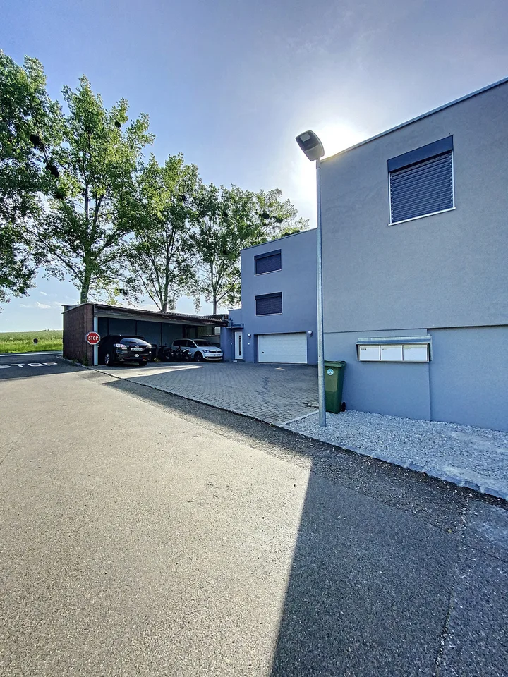 Villa familiale de de 3 appartements avec piscine commune