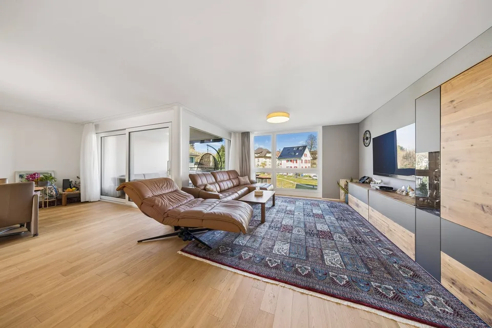 Appartamento 4.5 locali luminoso con due logge a Romanshorn in vendita