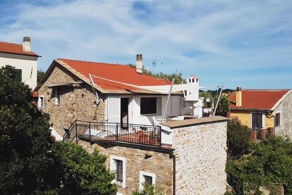 Liguria: proprietà vacanze completamente rinnovata di 131 mq, residenza secondaria soleggiata in Italia