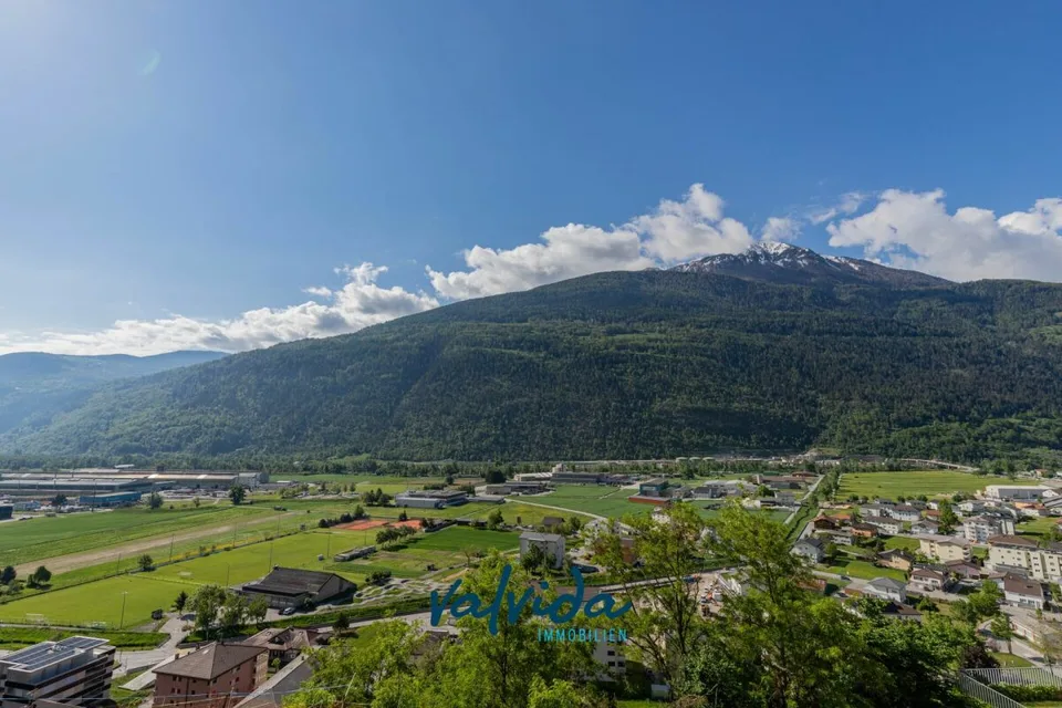 Parcelle di costruzione esclusiva in una posizione soleggiata a Steg