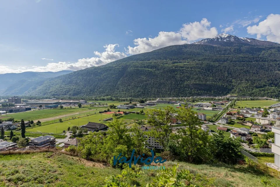 Parcelle di costruzione esclusiva in una posizione soleggiata a Steg
