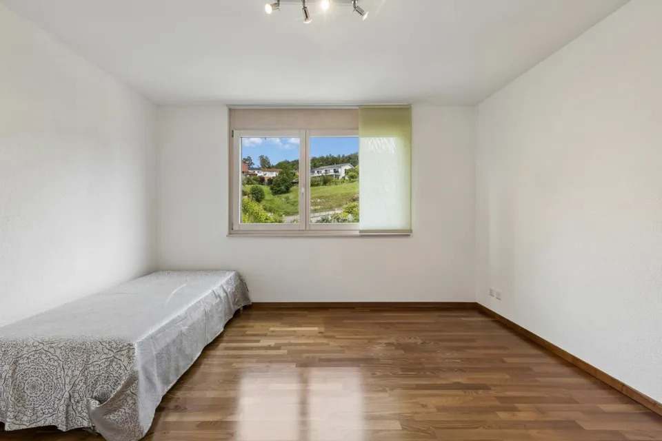 4.5-Zimmer-Terrassenwohnung mit See- und Bergsicht – Foto 7 von 13