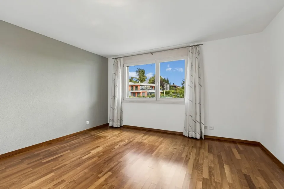4.5-Zimmer-Terrassenwohnung mit See- und Bergsicht – Foto 6 von 13