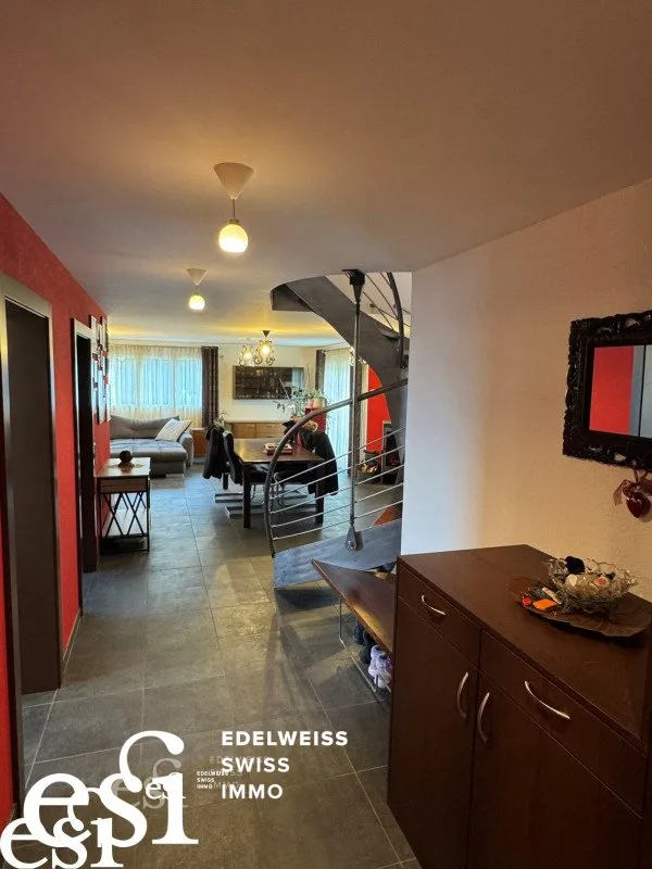 Villa individuale spaziosa di 5.5 locali e annesso a Muraz