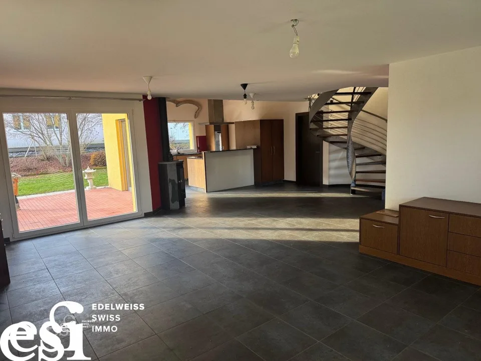 Villa individuale spaziosa di 5.5 locali e annesso a Muraz