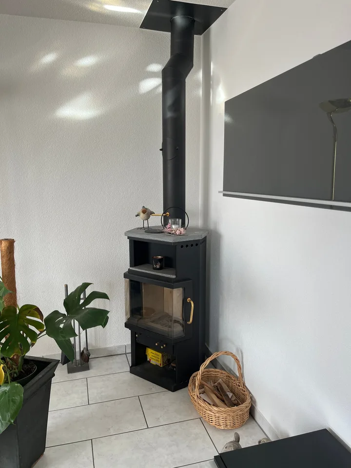 Sonnige 4.5-Zimmer Attikawohnung mit grosser Terrasse und Parkplatz in der Tiefgarage.