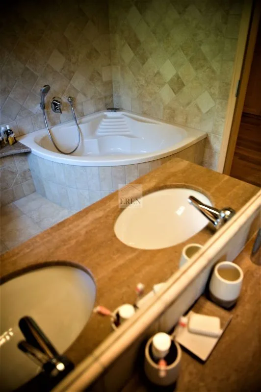 Außergewöhnliches Chalet mit 7,5 Zimmern, SPA und Jacuzzi in Ovronnaz - Zweitwohnsitz – Foto 9 von 30