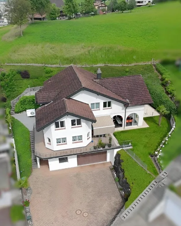 Gepflegtes 7.5-Zimmer-Landhaus in ruhiger Lage von Ennetmoos