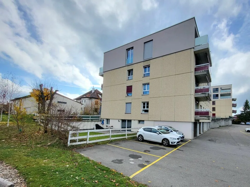 Wohnung (2,5 Zimmer + Büro) zwei Schritte vom Stadtzentrum von Romont