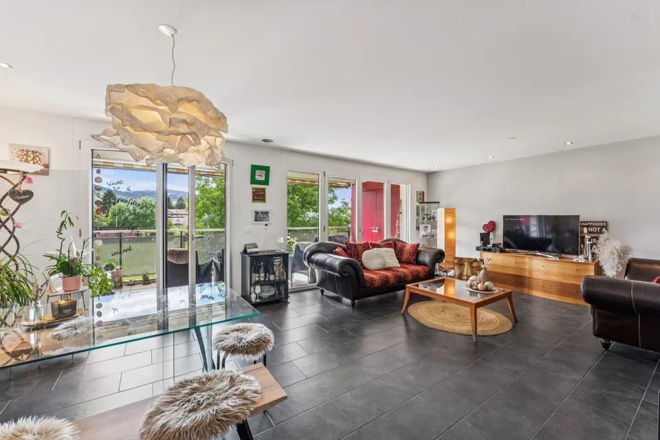 Bello appartamento di 3.5 locali con balcone di 18 m² a La Tour-de-Trême