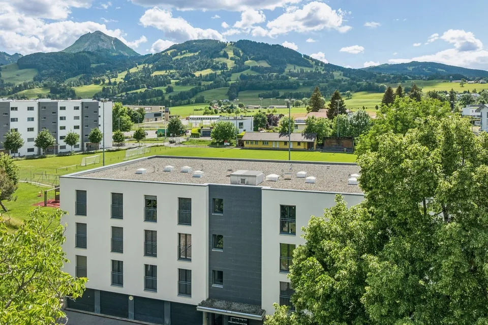 Bello appartamento di 3.5 locali con balcone di 18 m² a La Tour-de-Trême