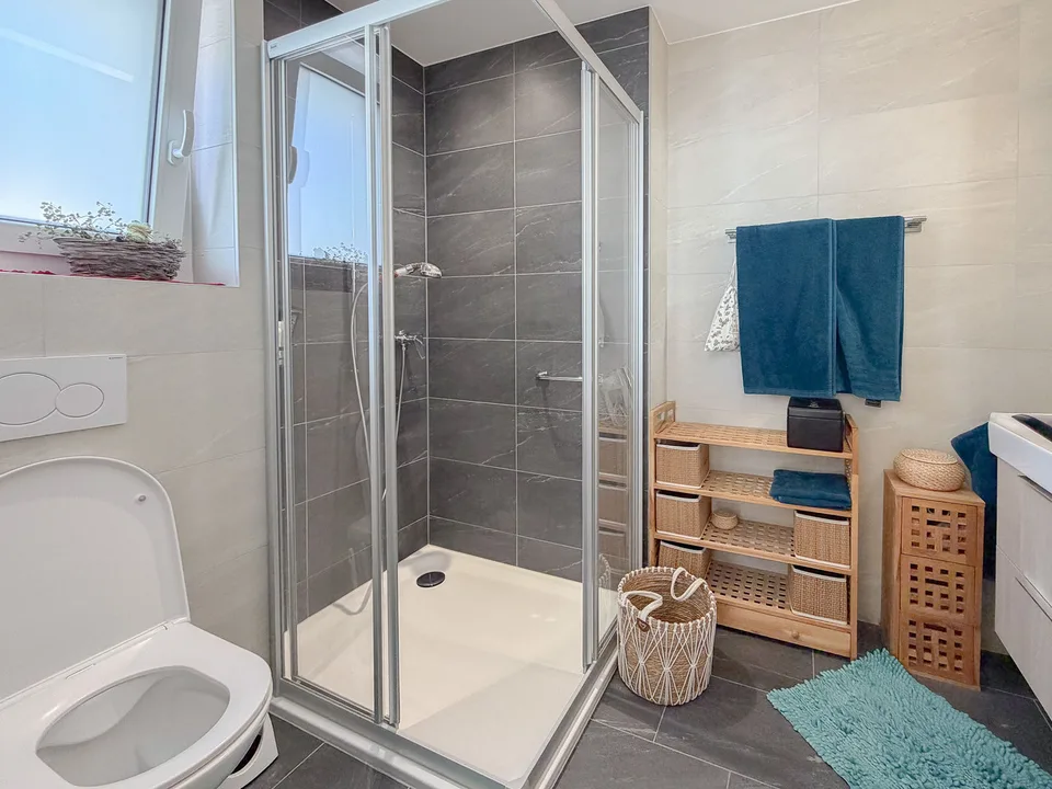 Einfamilienhaus mit 5.5 Zimmern, Veranda, Garage und Carport – Foto 13 von 13