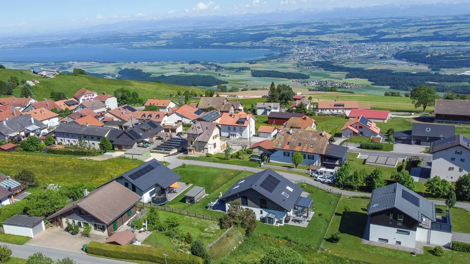 Casa a schiera di 5.5 locali con veranda, garage e coperto