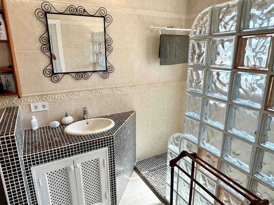 Proprietà fantastica con piscina e licenza di locatore per 8 persone! – foto 25 di 30