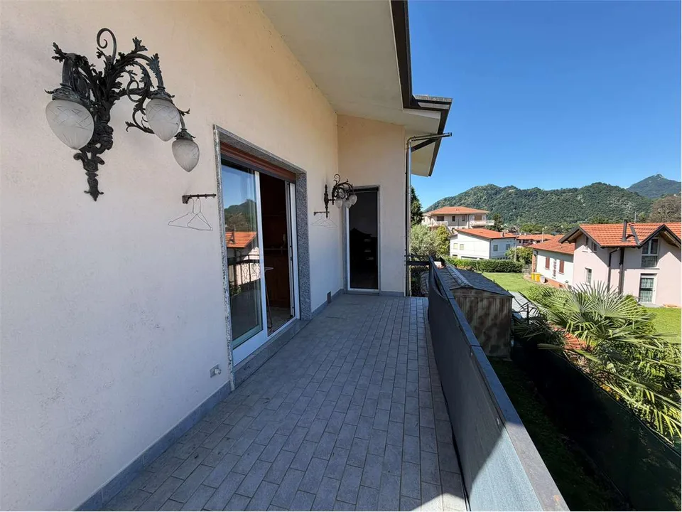 Curata villa in una posizione tranquilla e soleggiata, vicina al paese – foto 8 di 13
