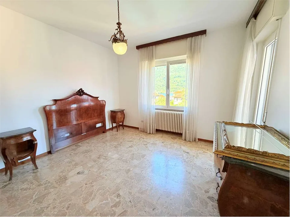 Curata villa in una posizione tranquilla e soleggiata, vicina al paese – foto 12 di 13