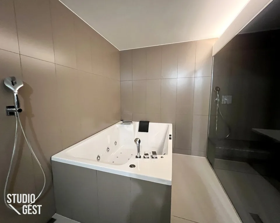Attico di prestigio con accesso privato – foto 25 di 25