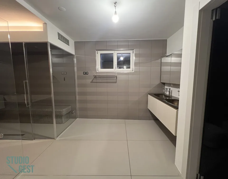 Attico di prestigio con accesso privato – foto 23 di 25