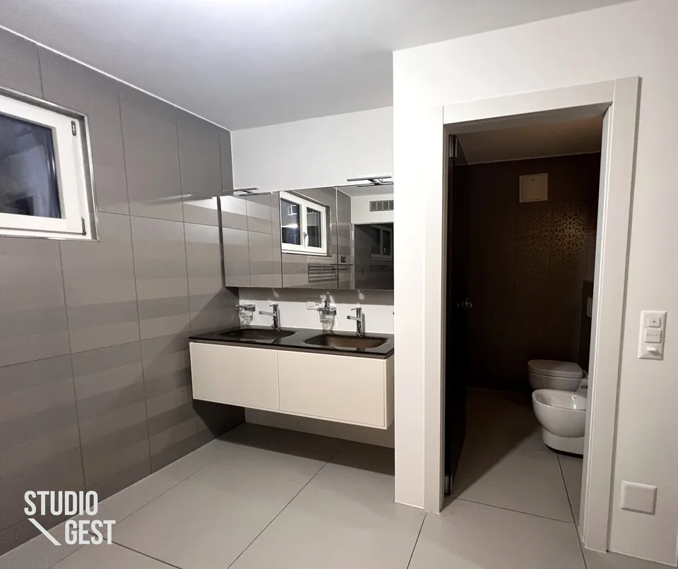 Attico di prestigio con accesso privato – foto 24 di 25