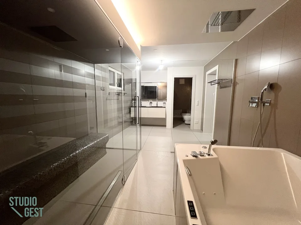 Attico di prestigio con accesso privato – foto 21 di 25