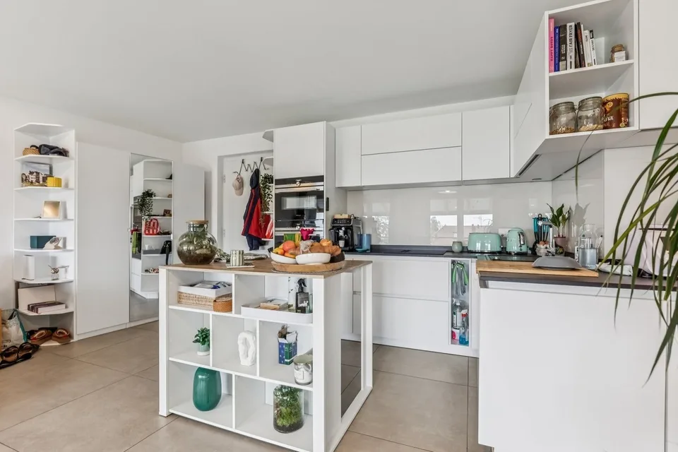 Schönes Doppelhaus, neu und geräumig