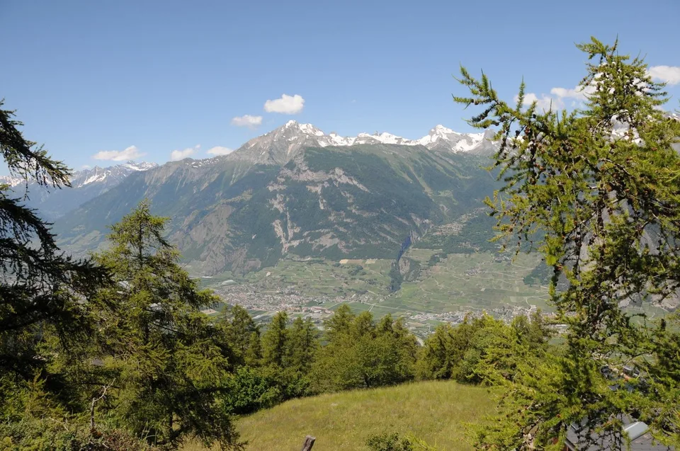 Terrain constructible - accès aisé et vue panoramique