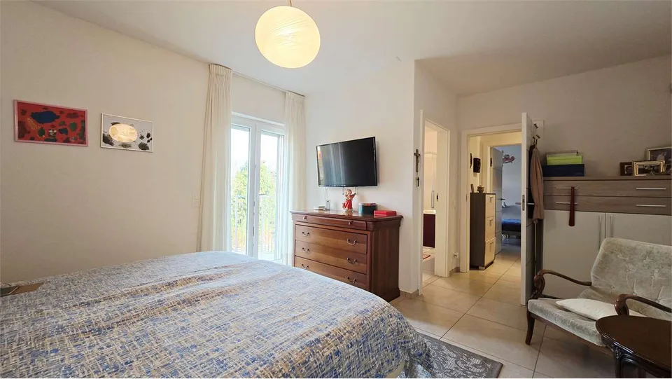 Geräumige 4.5-Zimmer-Wohnung in ruhiger und grüner Lage – Foto 11 von 13