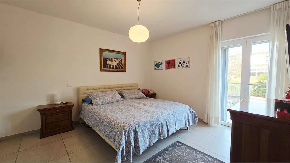 Geräumige 4.5-Zimmer-Wohnung in ruhiger und grüner Lage – Foto 9 von 13