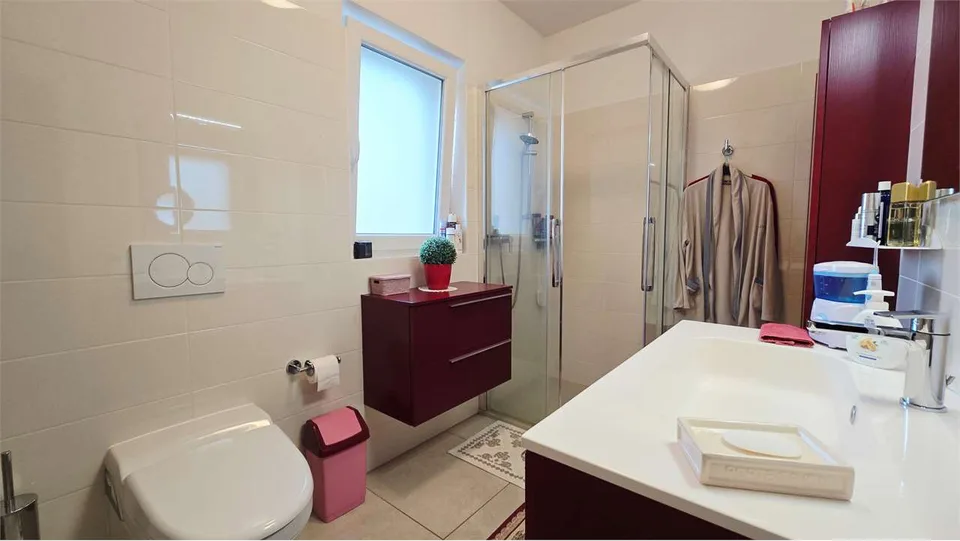 Geräumige 4.5-Zimmer-Wohnung in ruhiger und grüner Lage – Foto 13 von 13