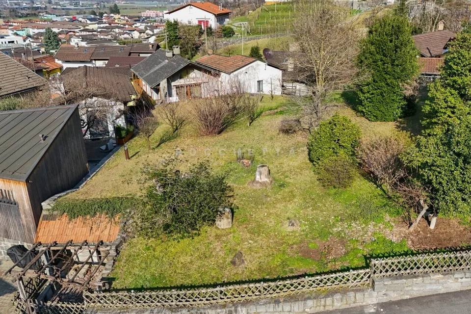 Terreno edificabile in posizione strategica e leggermente rialzata