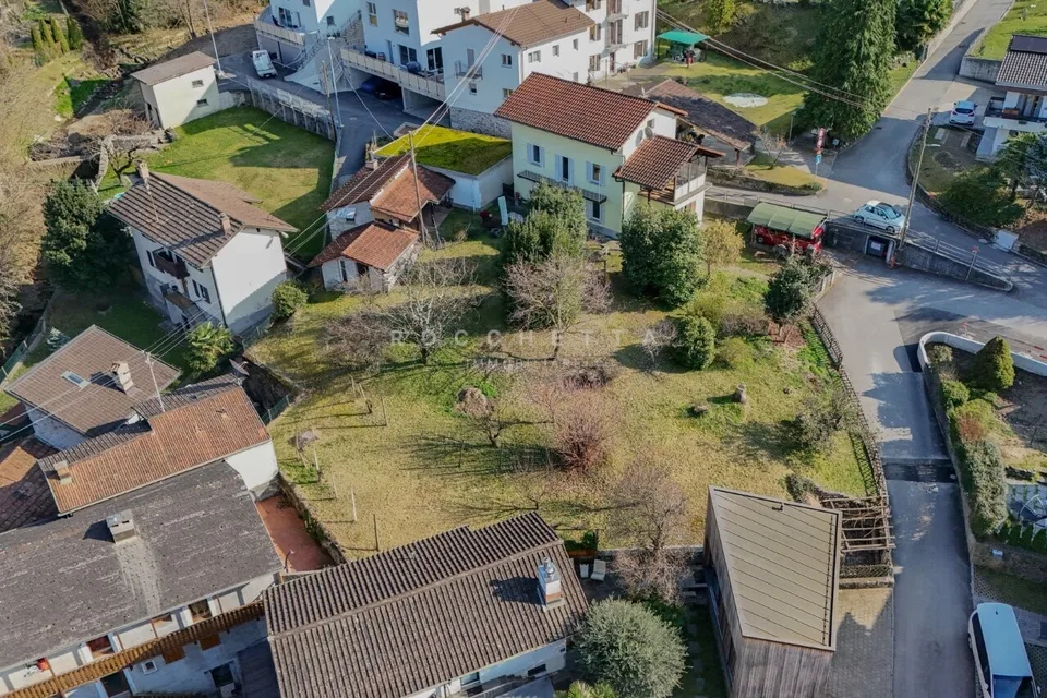 Terreno edificabile in posizione strategica e leggermente rialzata – Foto 6 von 7