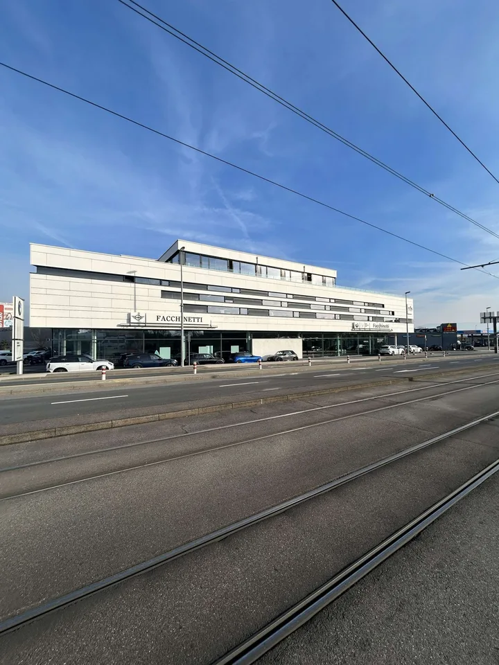 Showroom & ateliers à louer  Meyrin  3000 m²  Visibilité exceptionnelle & parkings