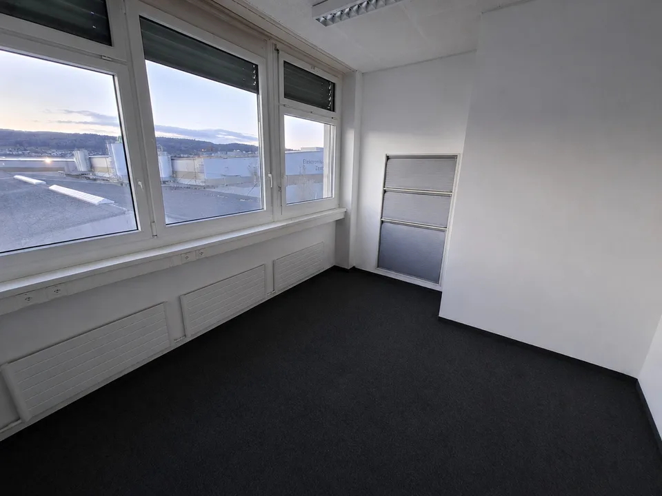 Unkomplizierte Bürofläche im 4. Obergeschoss