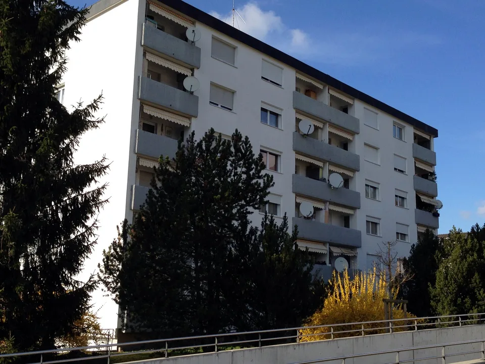 6,5-Zimmerwohnung mit 2 Bäder und Balkonen"GÜNSTIG WOHNEN"