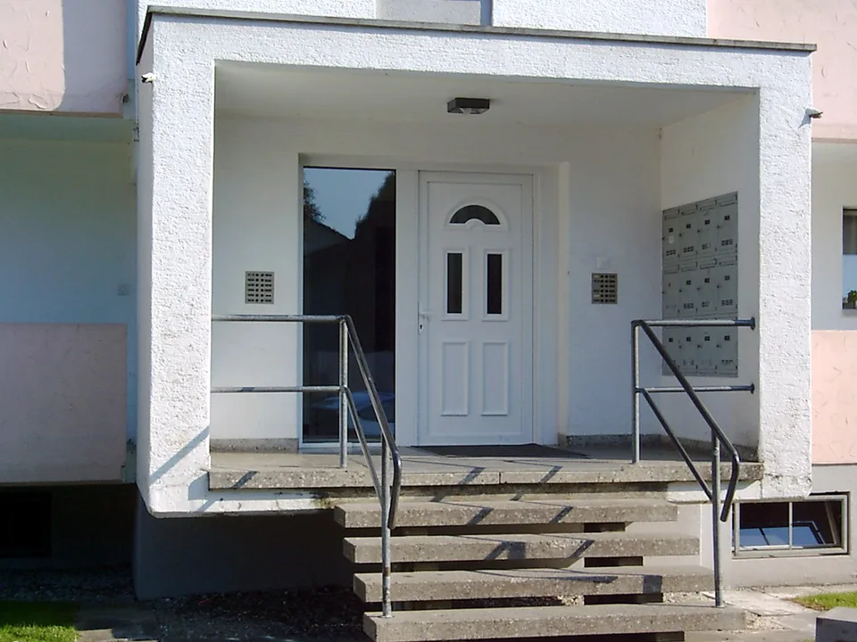 6,5-Zimmerwohnung mit 2 Bäder und Balkonen"GÜNSTIG WOHNEN"