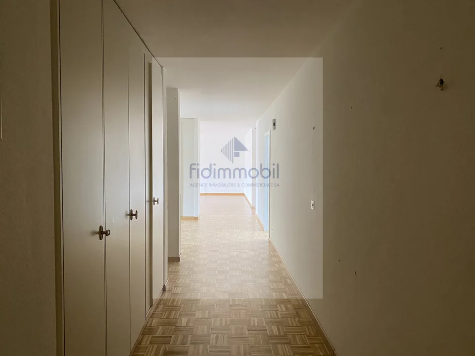 Großzügige 144m2 Wohnung zur Miete für Wohnen oder Büros