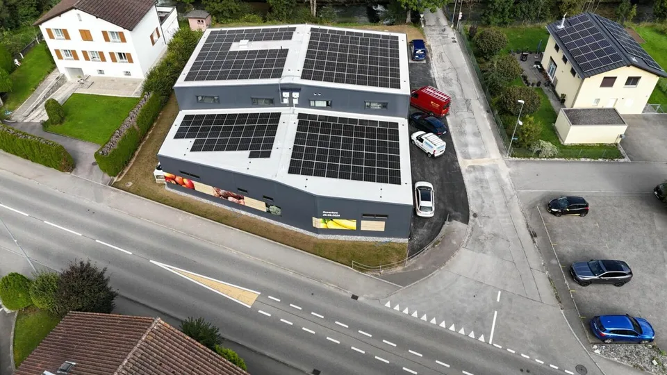Schöne verkaufsfähige Fläche von 208 m2 zur Miete in Courtelary