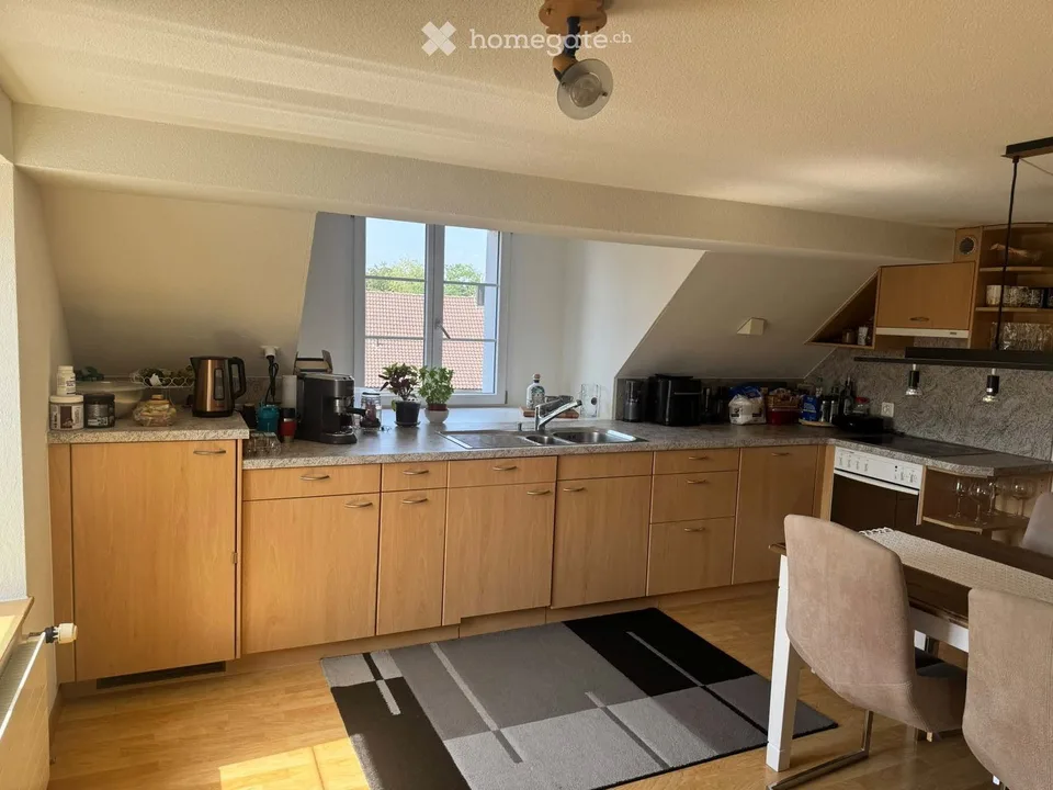 Incantevole appartamento mansardato di 2,5 locali a Ottikon (Gossau ZH)