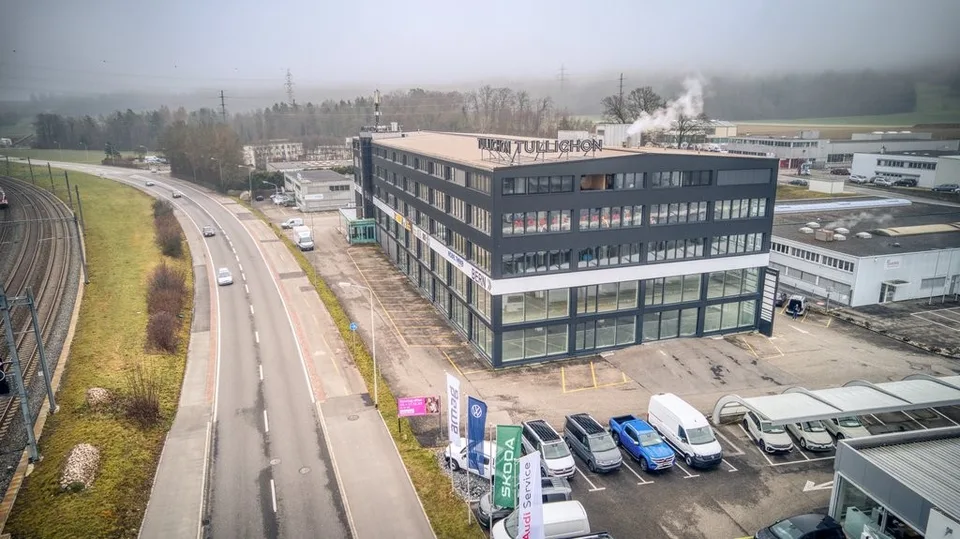 Flexibel aufteilbar - neu renovierte Gewerbe-Infrastruktur