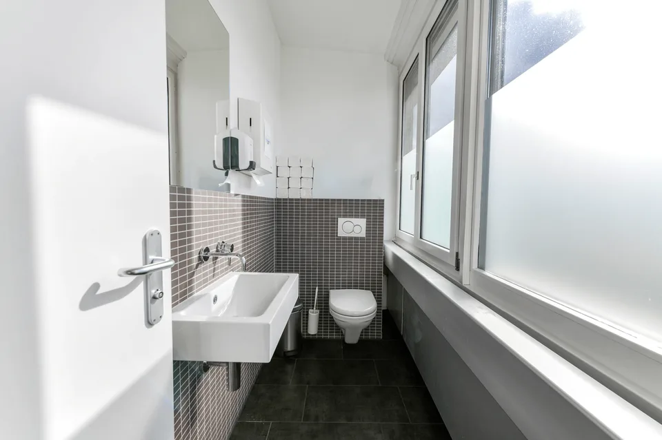 PLUG & PLAY OFFICES MIT VIEL TAGESLICHT – Foto 10 von 13