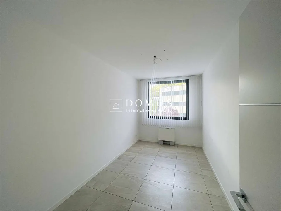 Geräumiges Büro in Geschäftsviertel