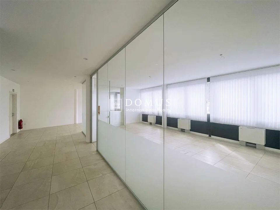 Geräumiges Büro in Geschäftsviertel