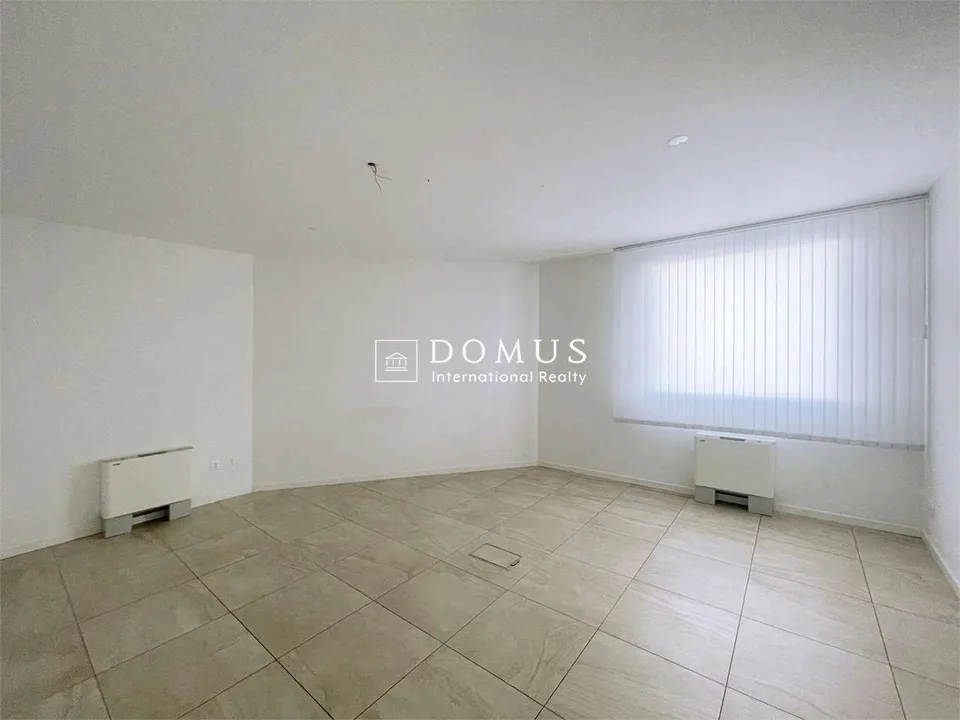 Geräumiges Büro in Geschäftsviertel