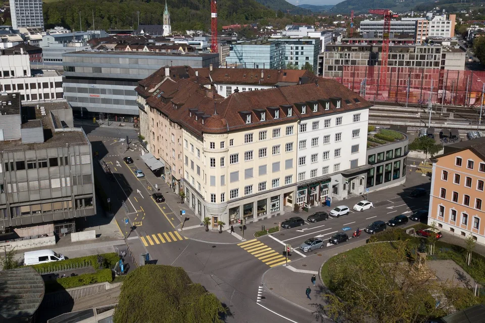 Elektro Auto Tiefgaragenplatz beim Bahnhof Winterthur