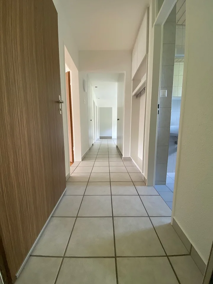 Appartamento con bella luminosità di 4,5 locali con balcone a Courrendlin – foto 21 di 22