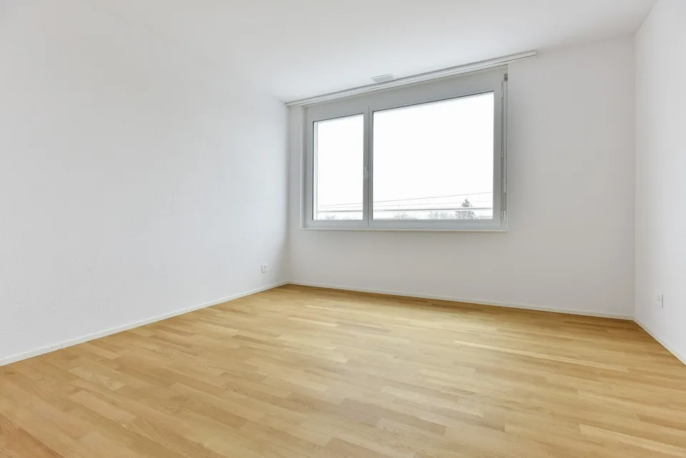 Spacious new building apartment with beautiful loggia