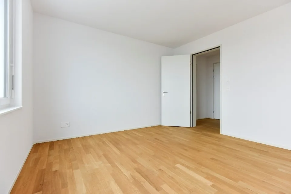 Spacious new building apartment with beautiful loggia