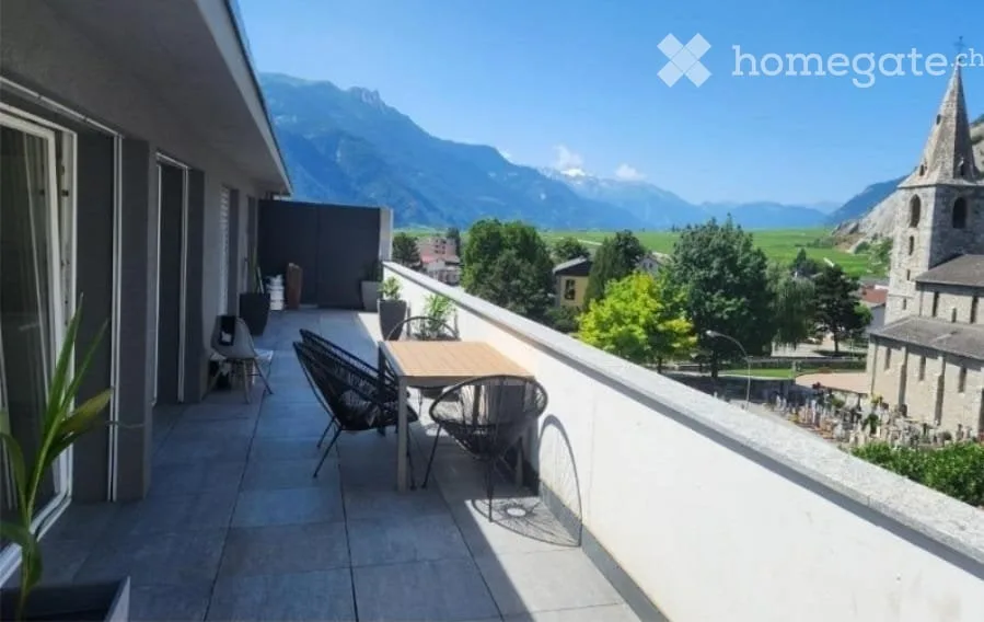 Grand attique meublé de 4,5pce 154m2 avec terrasse